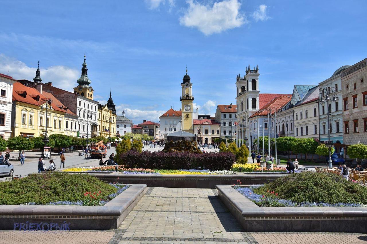 Chalupku - Luxurious Apartment 70M2 In Direct Centrum With Parking Included, Air-Conditioned, Balcony, Quiet Sleep, Best In Town Banská Bystrica Esterno foto