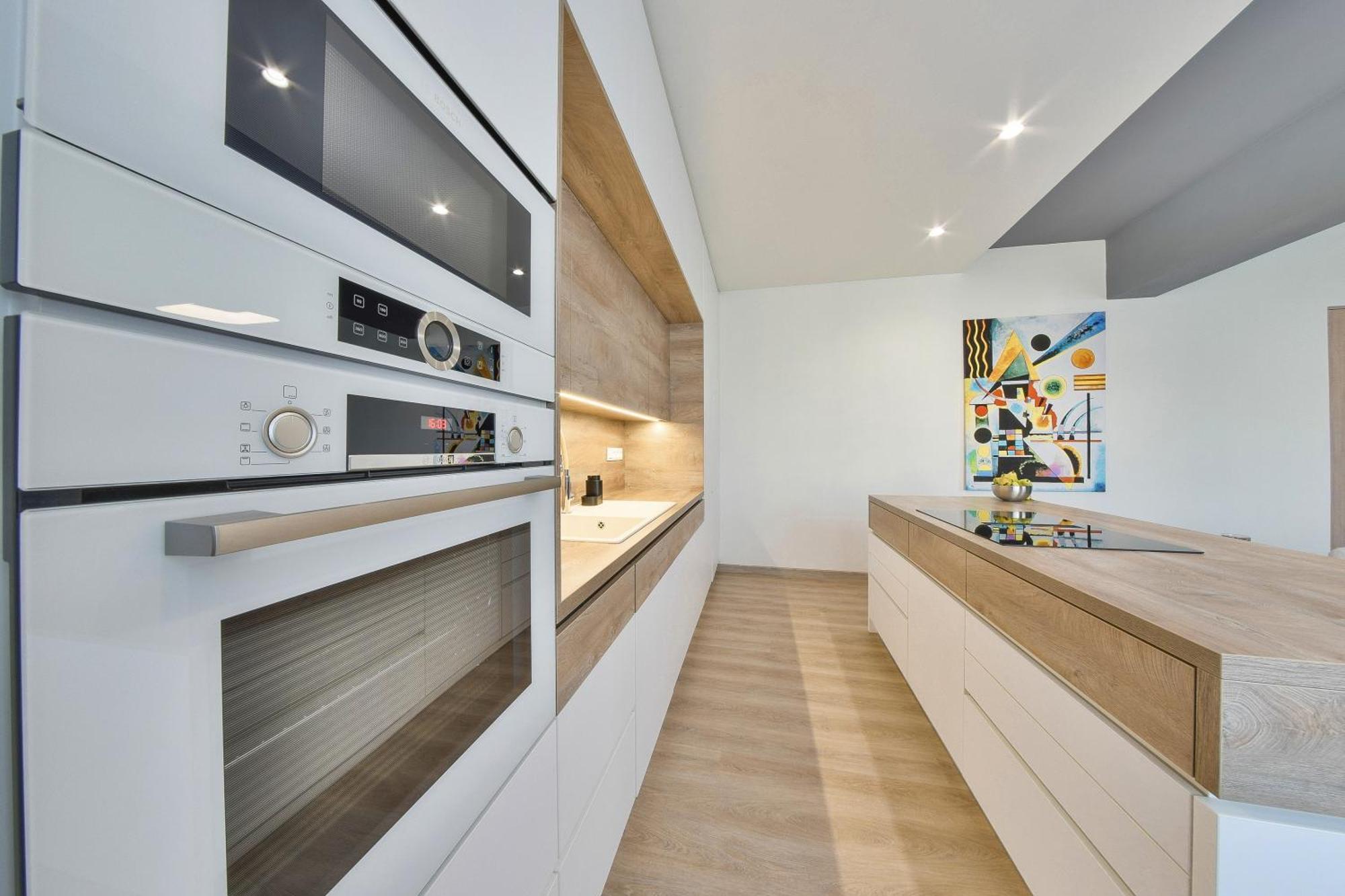 Chalupku - Luxurious Apartment 70M2 In Direct Centrum With Parking Included, Air-Conditioned, Balcony, Quiet Sleep, Best In Town Banská Bystrica Esterno foto