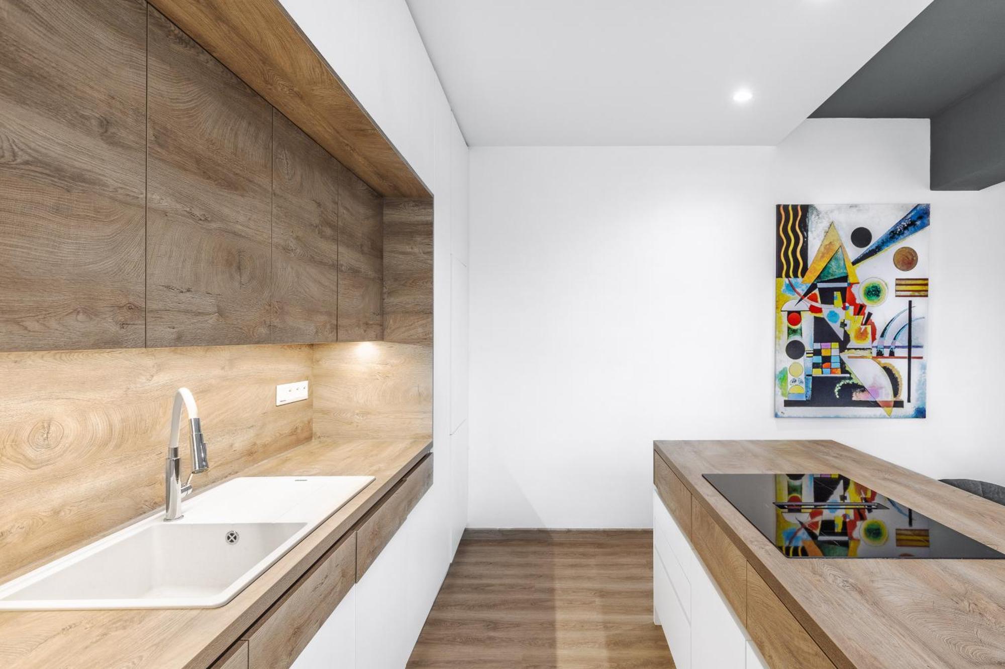 Chalupku - Luxurious Apartment 70M2 In Direct Centrum With Parking Included, Air-Conditioned, Balcony, Quiet Sleep, Best In Town Banská Bystrica Esterno foto
