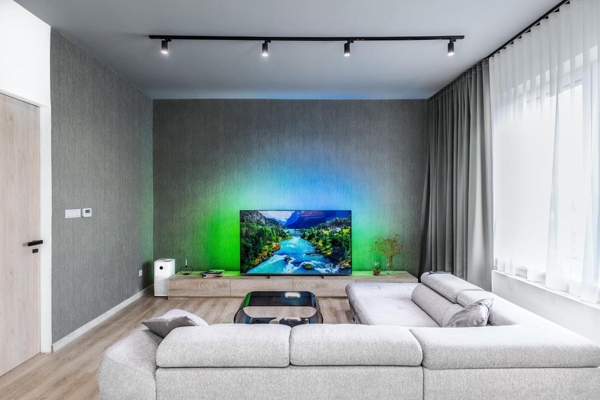Chalupku - Luxurious Apartment 70M2 In Direct Centrum With Parking Included, Air-Conditioned, Balcony, Quiet Sleep, Best In Town Banská Bystrica Esterno foto